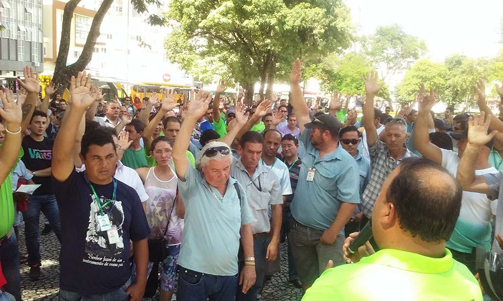 Motoristas e cobradores de Curitiba e Região iniciam luta pela campanha salarial de 2015