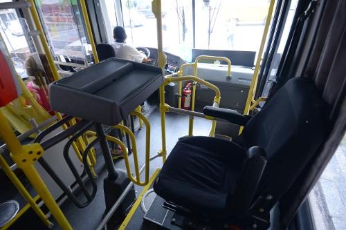 Falta de cobradores em ônibus coloca usuários em risco