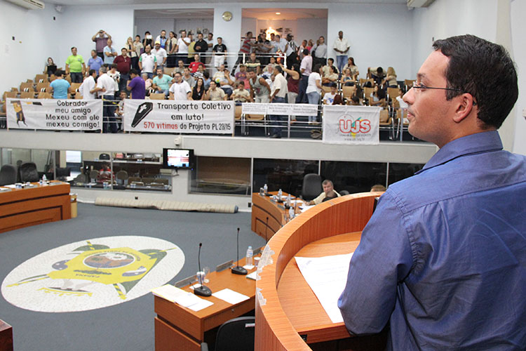Sindimoc apoia protesto de cobradores de Ponta Grossa